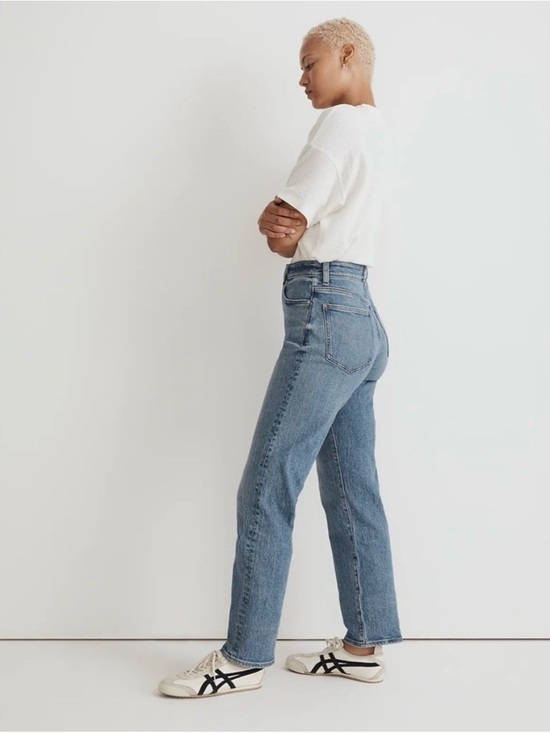 Madewell Denim - Madewell Curvy '90s Straight Jean in Light Blue Wash Women’s Size 27